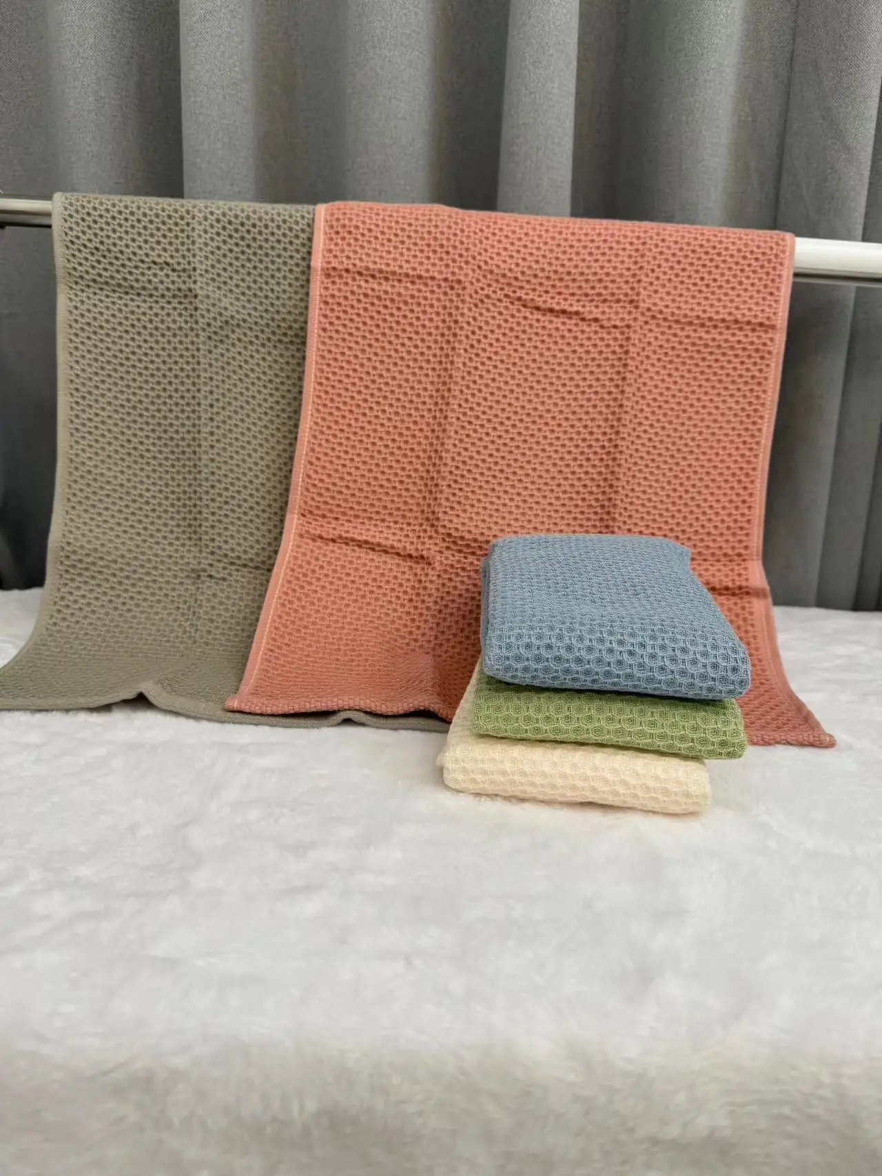 Custom  Logo Waffle Towel Cotton High absorbent Quick Dry waffle towel weave drying Hotel Bath Towel