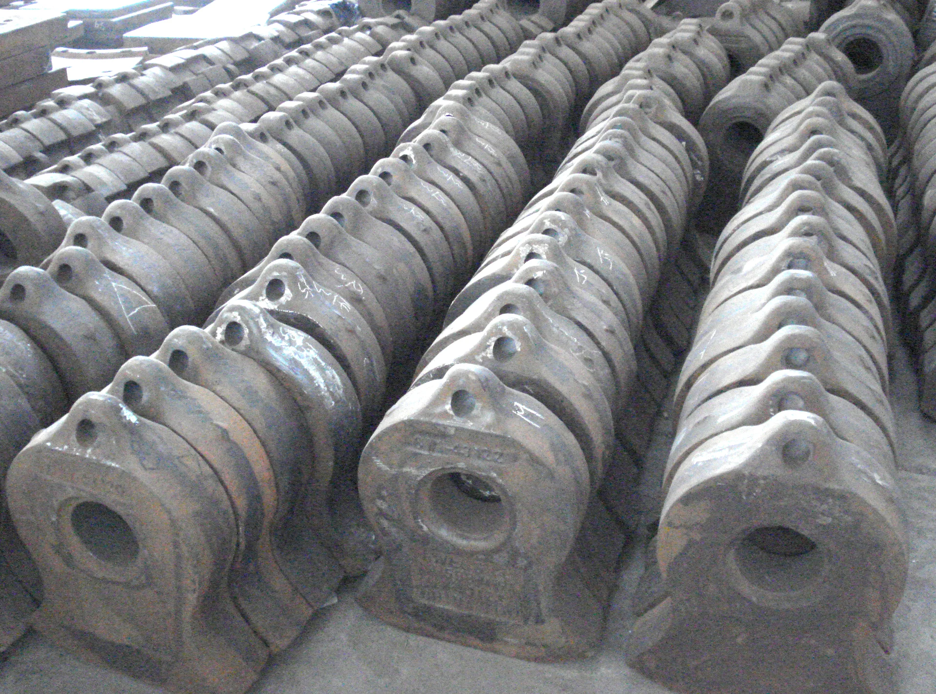 MILLS PARTS HAMMERS CRUSHER HAMMER HEADS WEAR PARTS