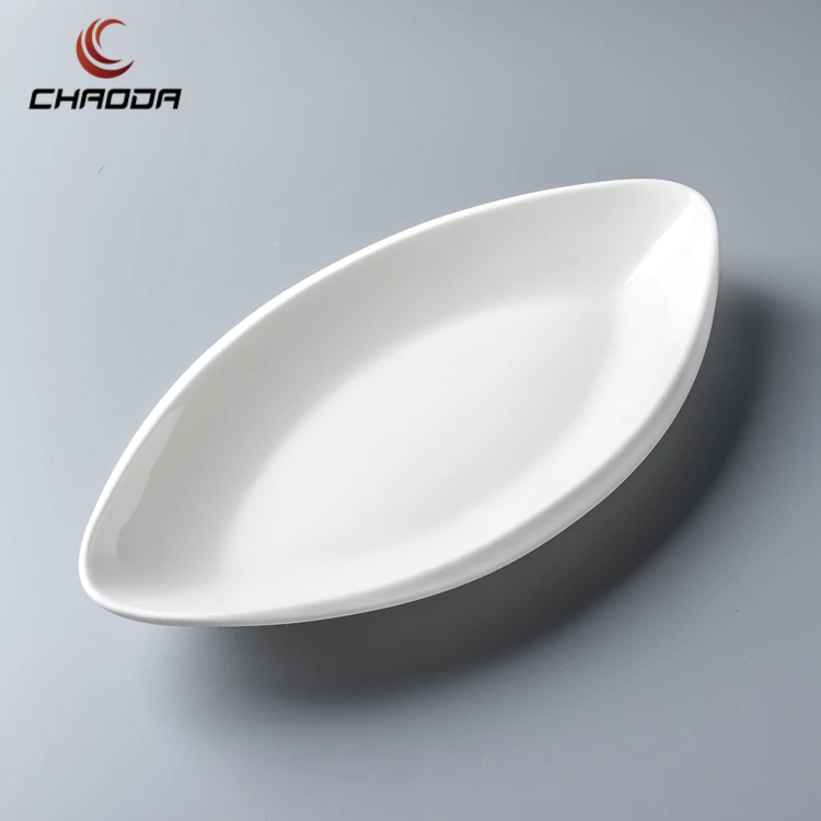 Luxury Style Boat Shape Design White Ceramic Dinner Plate For Restaurant Decorative Multiple Size Porcelain Dinnerware Set