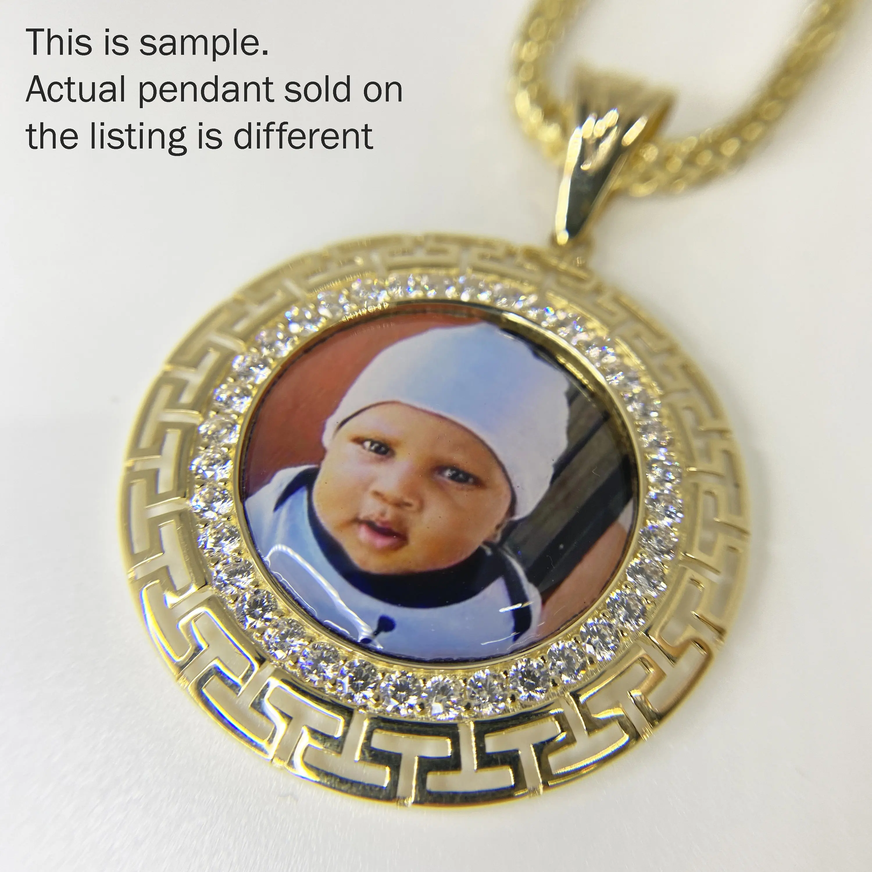 Duyizhao 14k Gold Plated Picture Photo Personalized Memory Round Circle Cuban Frame CZ Charm Pendant for Men Women Jewelry