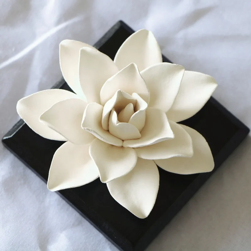 Wedding Gift Home Car Decoration Set Customized Logo Scented Ceramic Magnolia Flower Aroma Air Freshener Fragrance Oil Diffuser