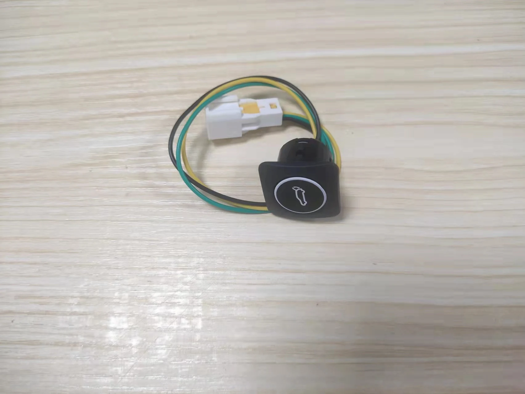 Fully automatic lifting, intelligent lifting, adjustable height of a full set of struts use for Volkswagen Magotan