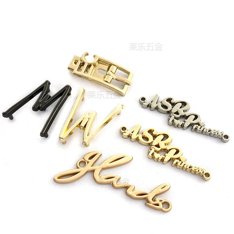2024 fashion Metal Logo Collar Chain metal Label Coat Hand-Sewn Letter Small Label Zinc Alloy Nameplate metal Label