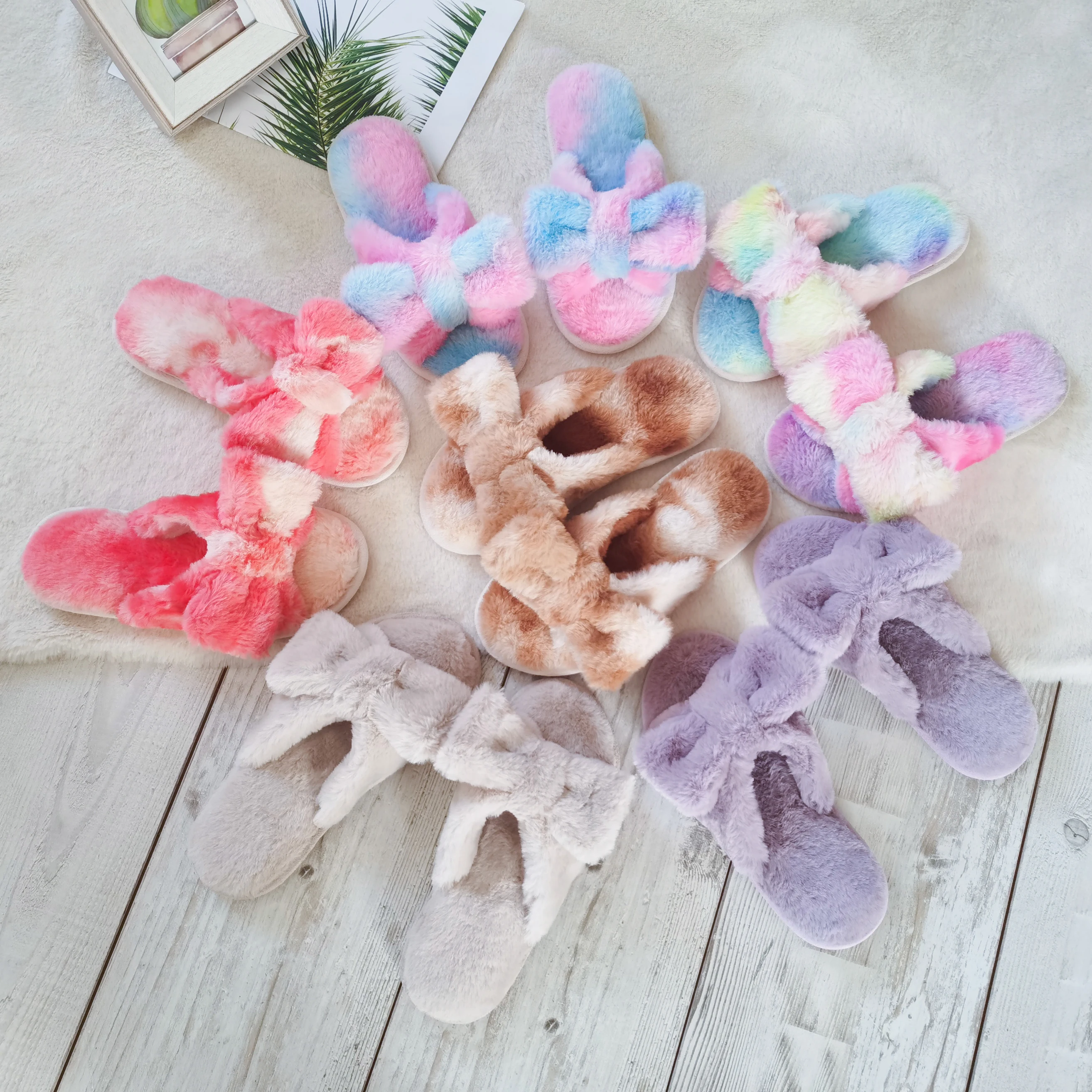 2021 New Wholesale Custom Warm Indoor Slipper Slides For Women Fluffy Fur Winter Sleepers