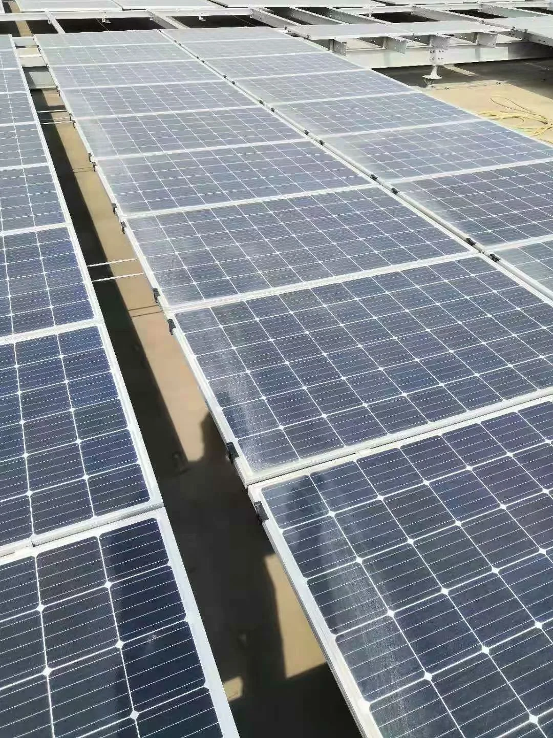 35mm Solar Panels Water Drained Away Clips for cleaning