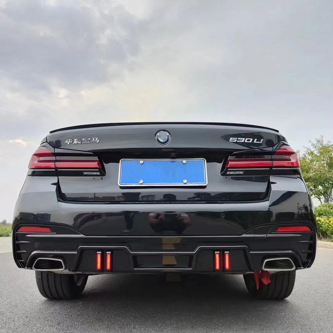 M5 Style Sport  Style Rear Bumper Lip Spoiler LED  Diffuser for BMW 5 Series G30 M Sport 2018-2022