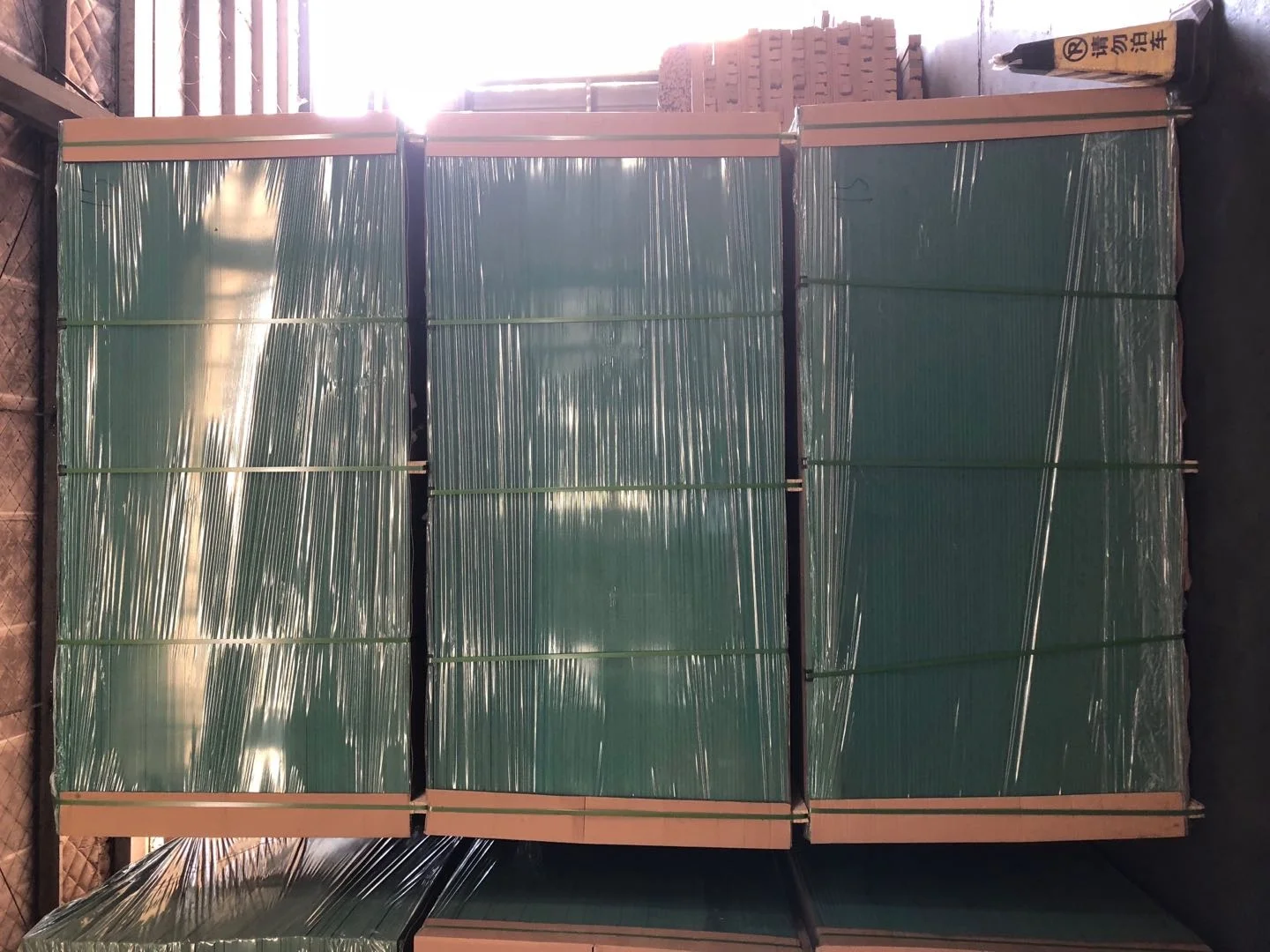 MDF HMR MDF Board Hot Sale 4 8ft 6mm 8mm 9mm 12mm 15mm 18mm Cheap Prices Green Plain Kitchen Wood Furniture Technical