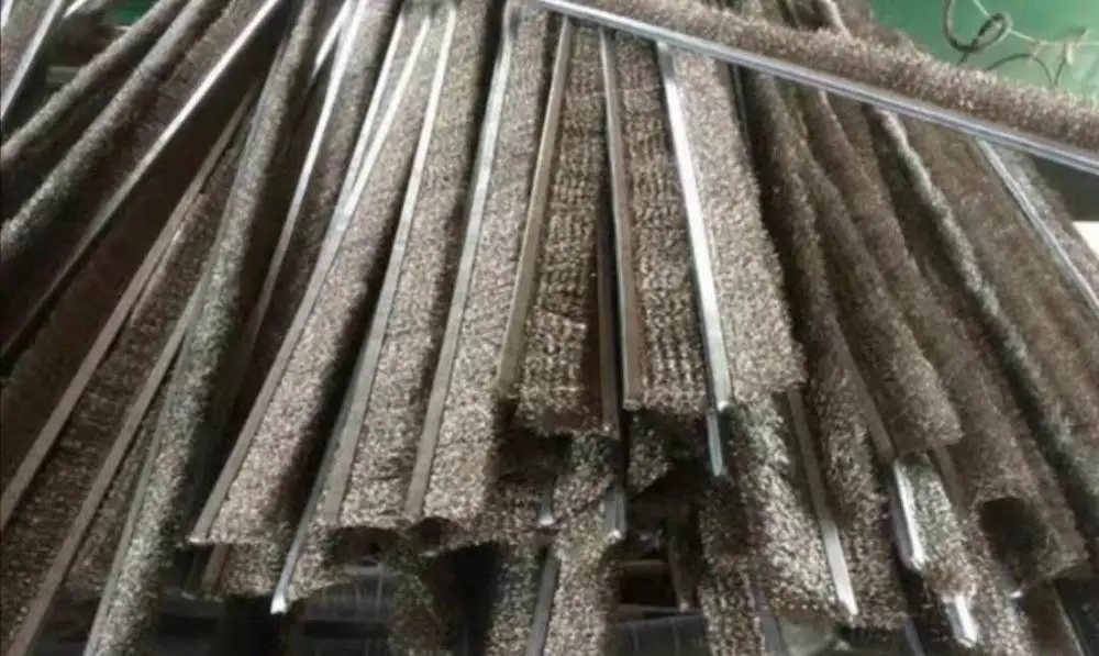 Manufacturer customized aluminum alloy stainless steel wire strip brush