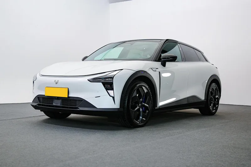 Взрывные модели Geely Интеллектуальное вождение нового автомобиля 200kw 272Ps чистый электромобиль EV 200kmh JiYue 01 Max Новый энергетический автомобиль