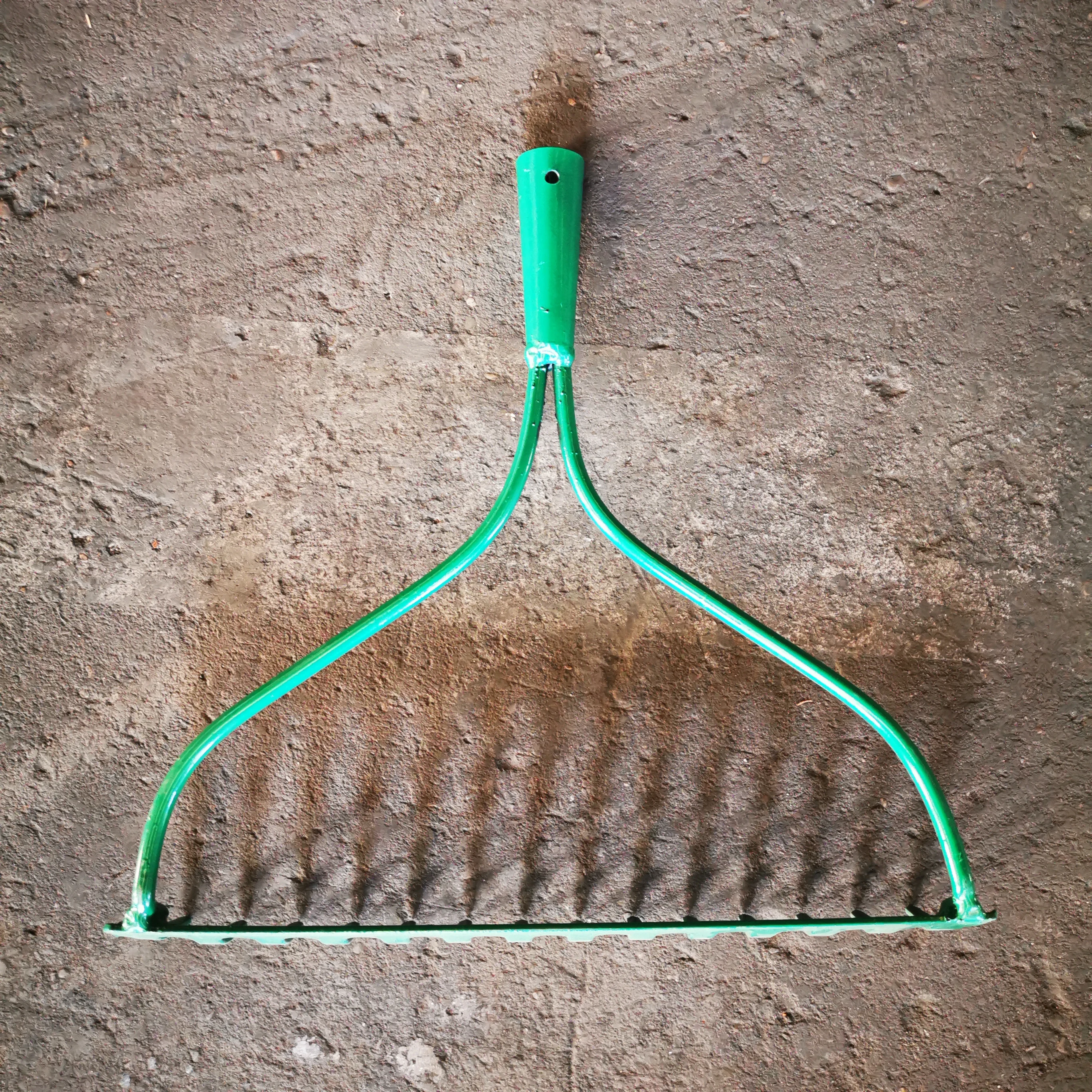 Таншань производит стальные луковые грабли с ручкой для рынка Америка