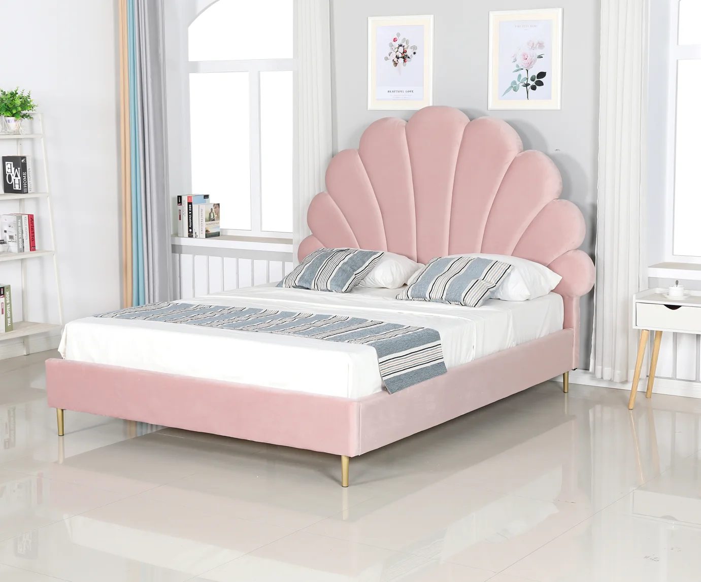 China Factory 2021 European flower new design Hot Selling  queen size bedroom furniture Upholster Velvet fabric bed frame