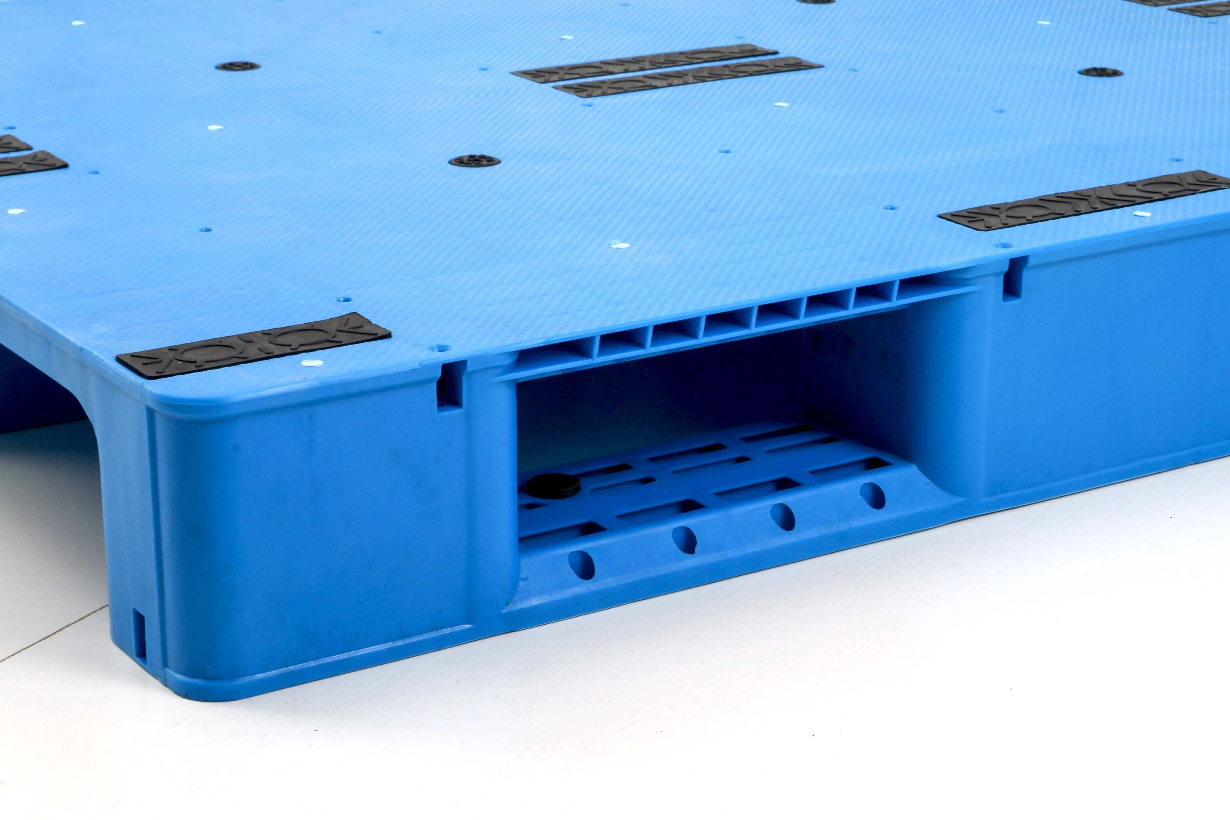 wholesale factory price 1200x1000x150 mm heavy duty durable Solid deck HDPE material plastic pallet for transportation