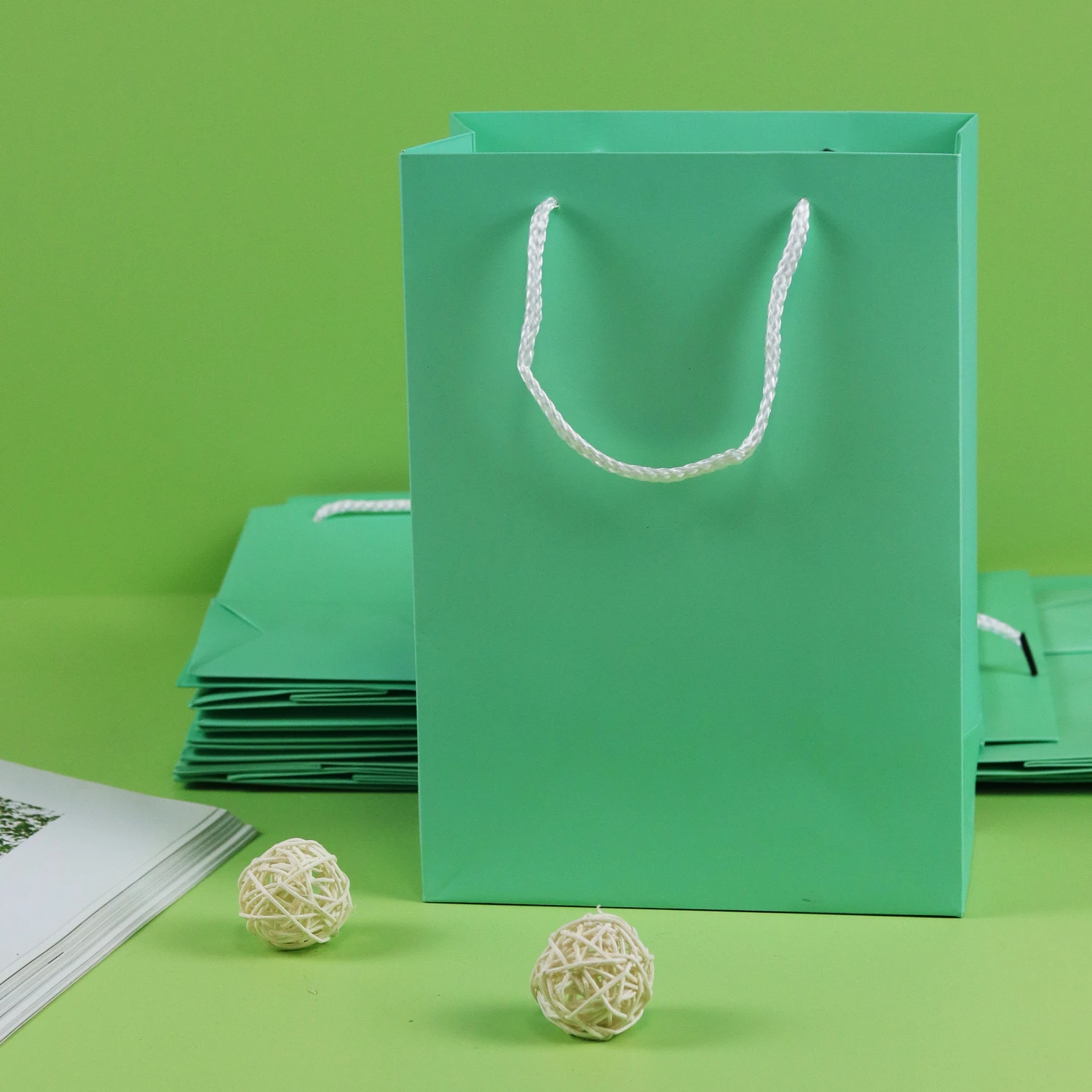 Wholesale Gift Shoes Clothing Packaging Thick Kraft Paper Bag Corporate Tote Large Luxury Paper Shopping Bags With Handles - Buy