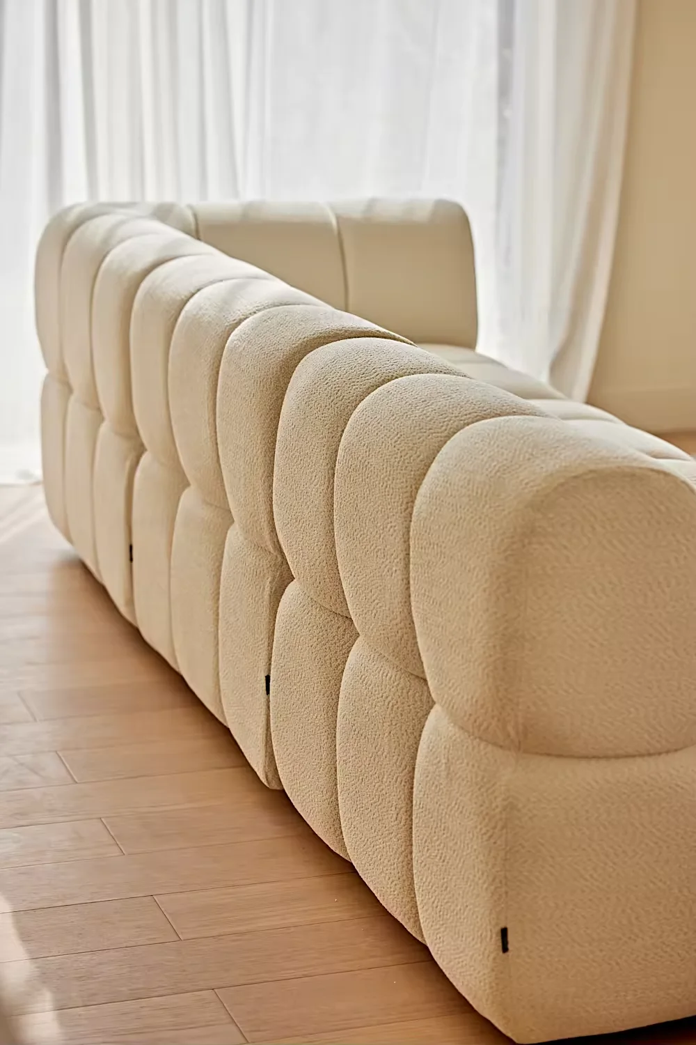 Comfortable White Modular L-Shaped sectional Sofa Cloud Sofa by Navia Designer for the living room of a hotel villa apartment.