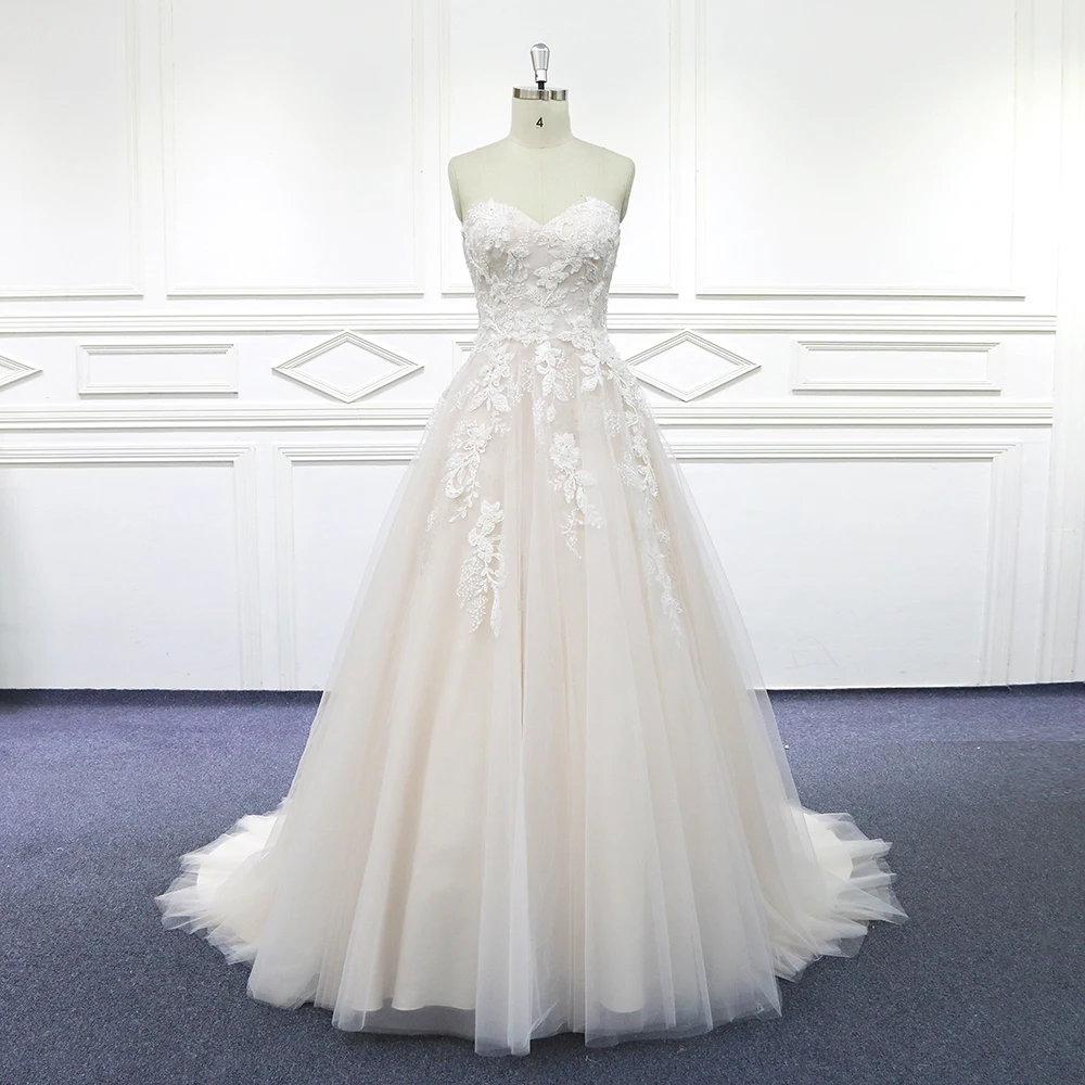 Свадебные платья трапециевидного силуэта с вырезом сердечком на шнуровке сзади пляжные свадебные в стиле бохо