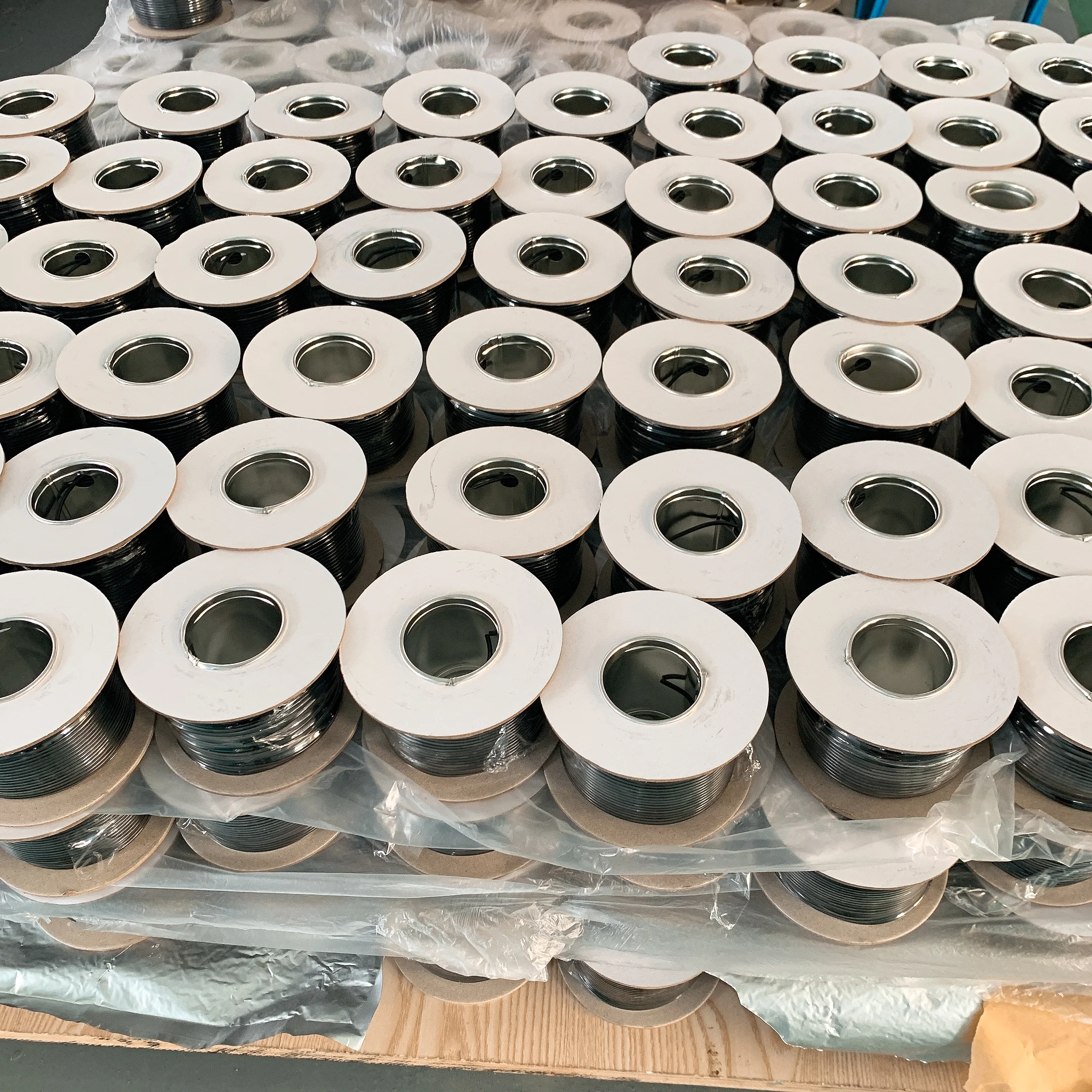 Robotic lawn mower cable in electrical wires with mesh boundary wire electric