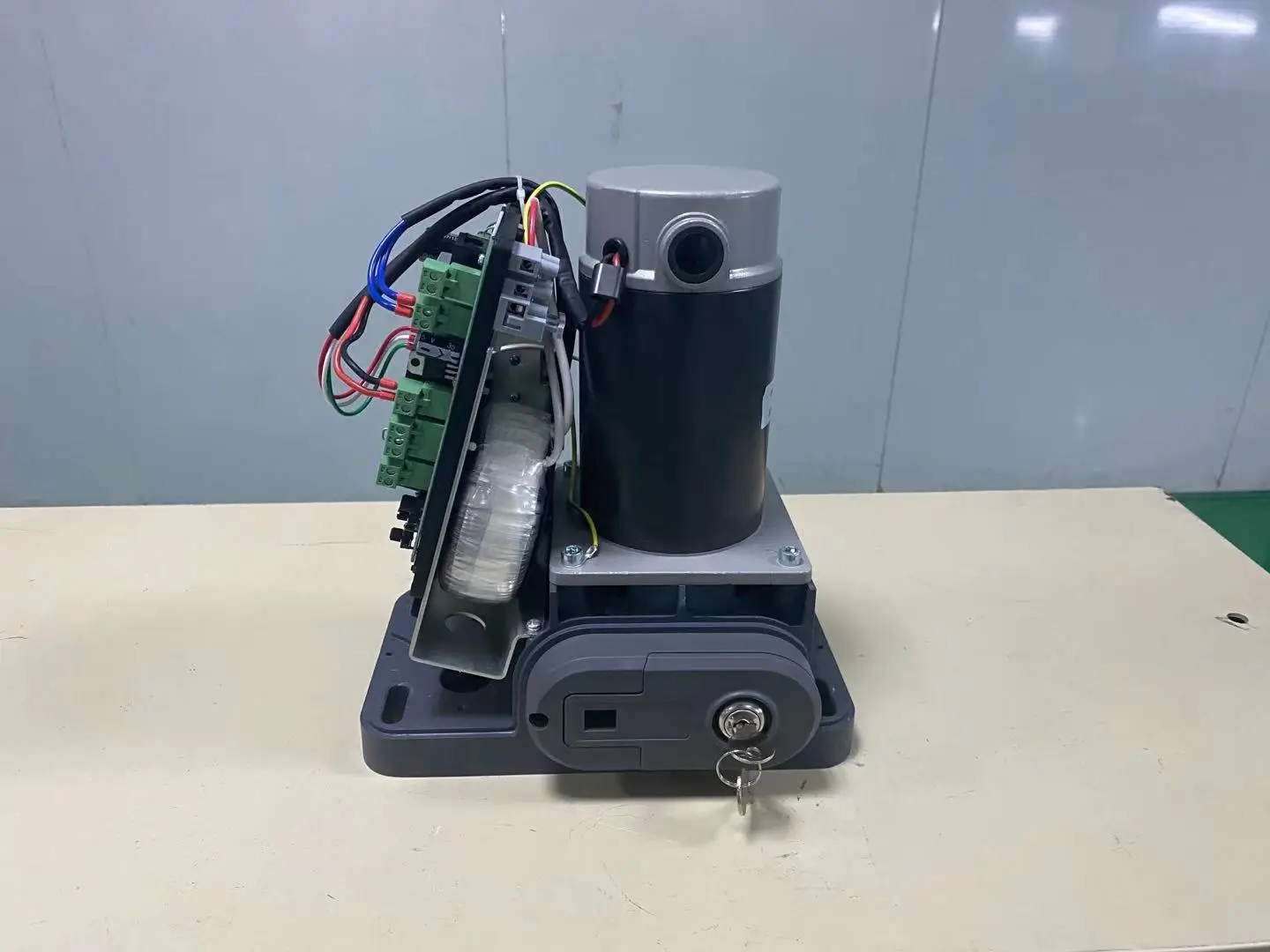 Hiland 2024 150W Power Sliding Gate Opener  SLG51701 with 110V AC  & Magnetic Limit