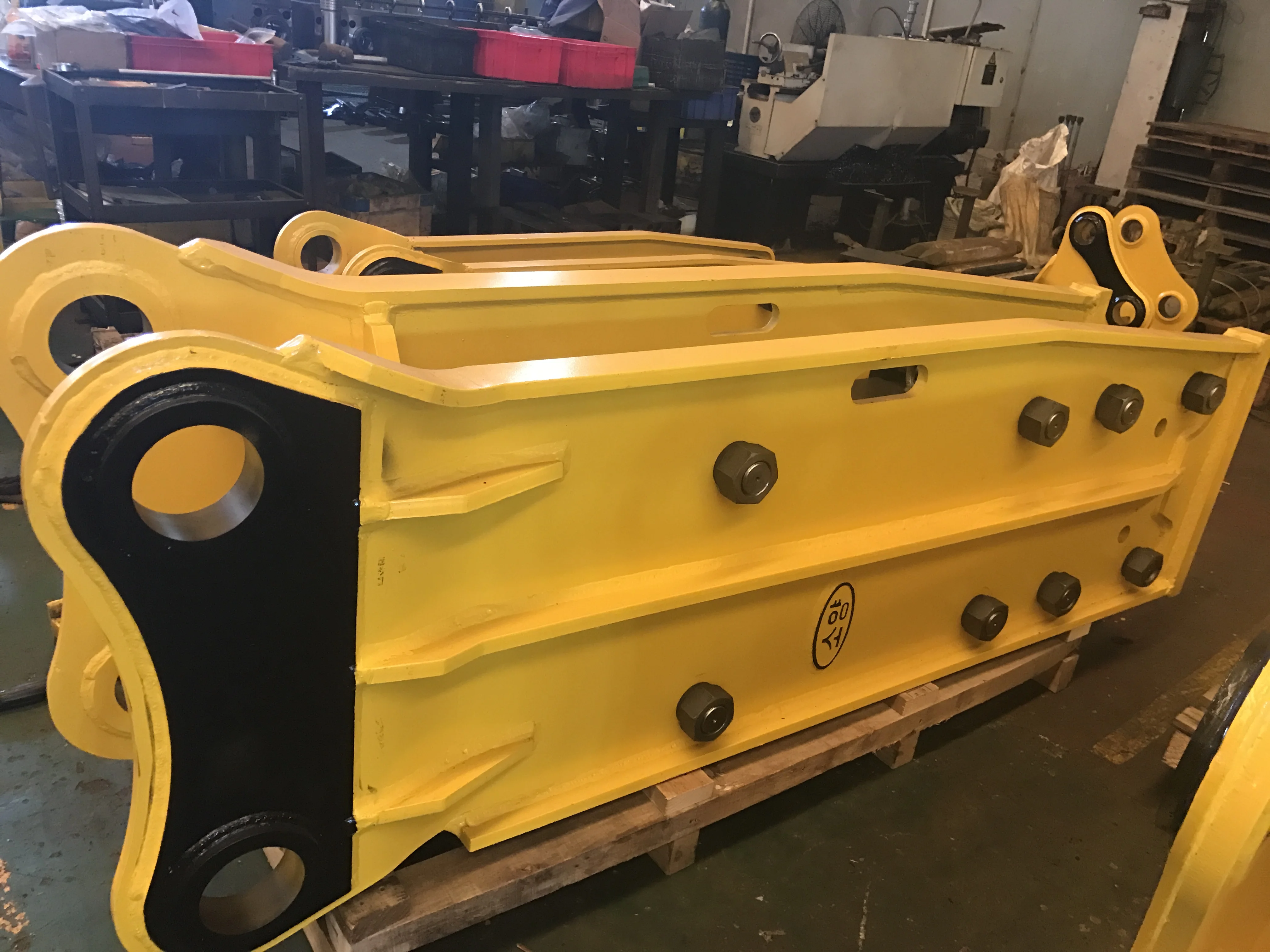 BRT1400 best-selling 20-ton crusher SB81hydraulic rock breaking hammer