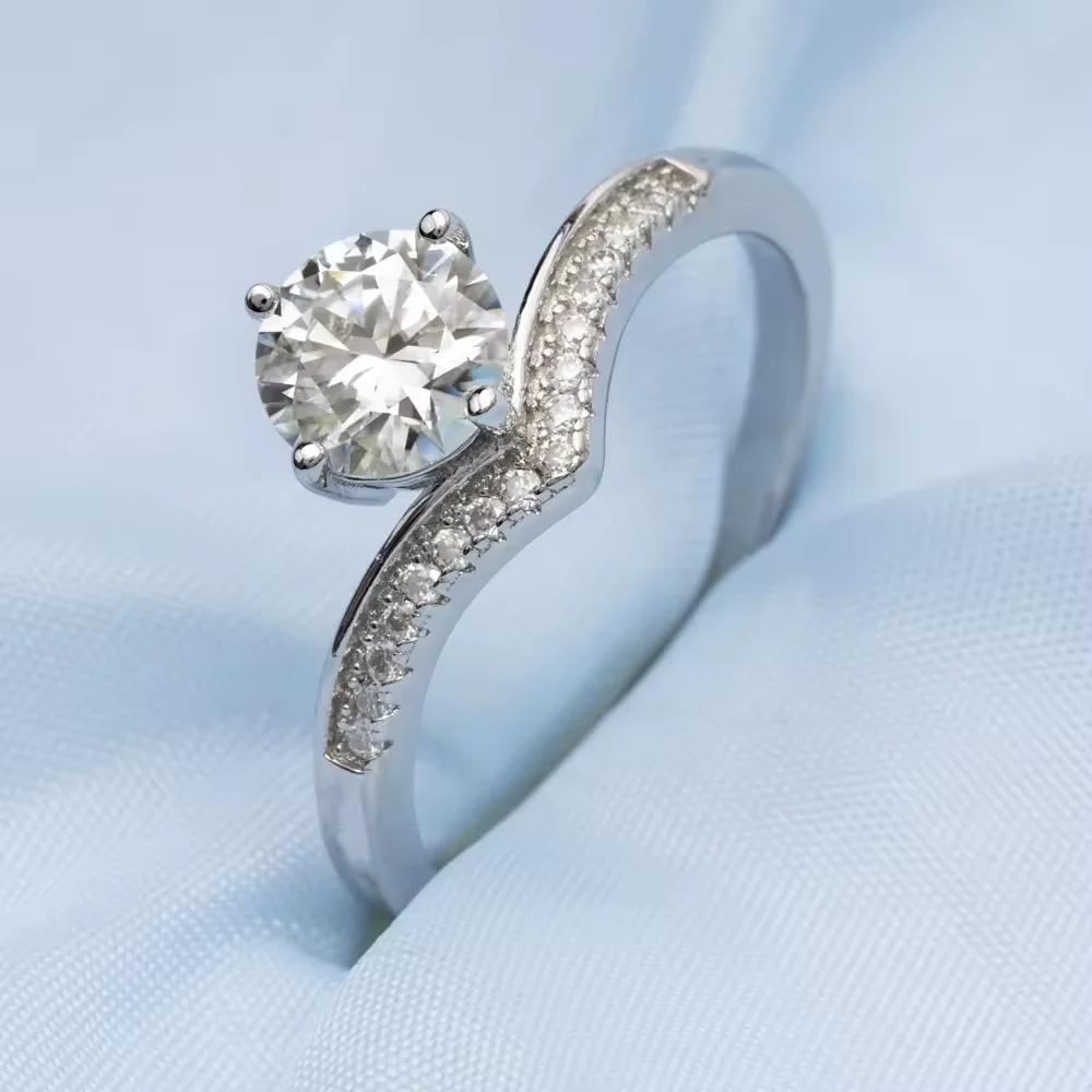 7Carat Trendy 2ct Round Brilliant Cut Moissanite Jewelry Engagement Ring 925 Silver Fashion Ring With All Plating