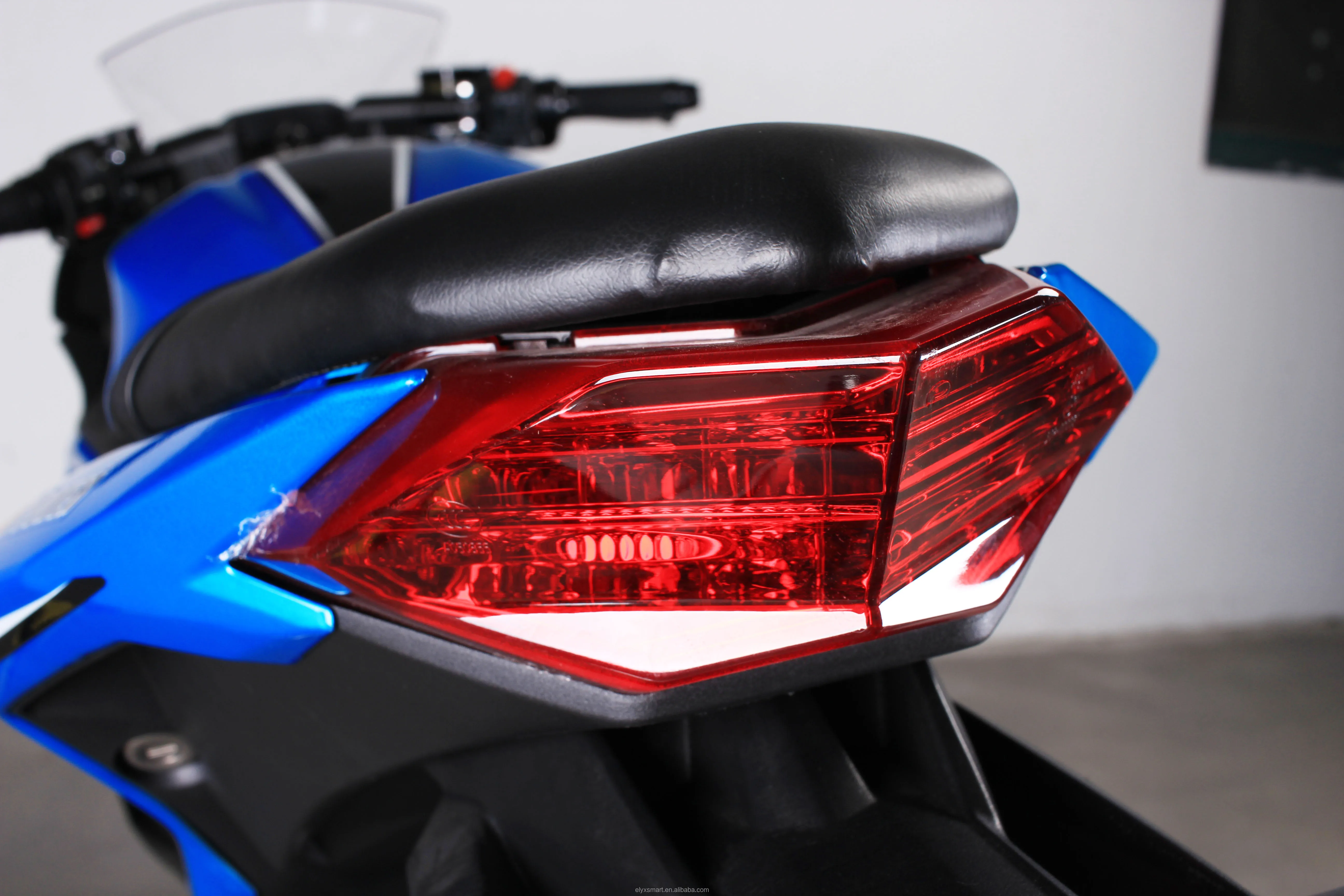 ZEN 72V80Ah 3000-5000W Fashionable Design Lithium Battery Racing Sports Electric Motorcycle Scooters