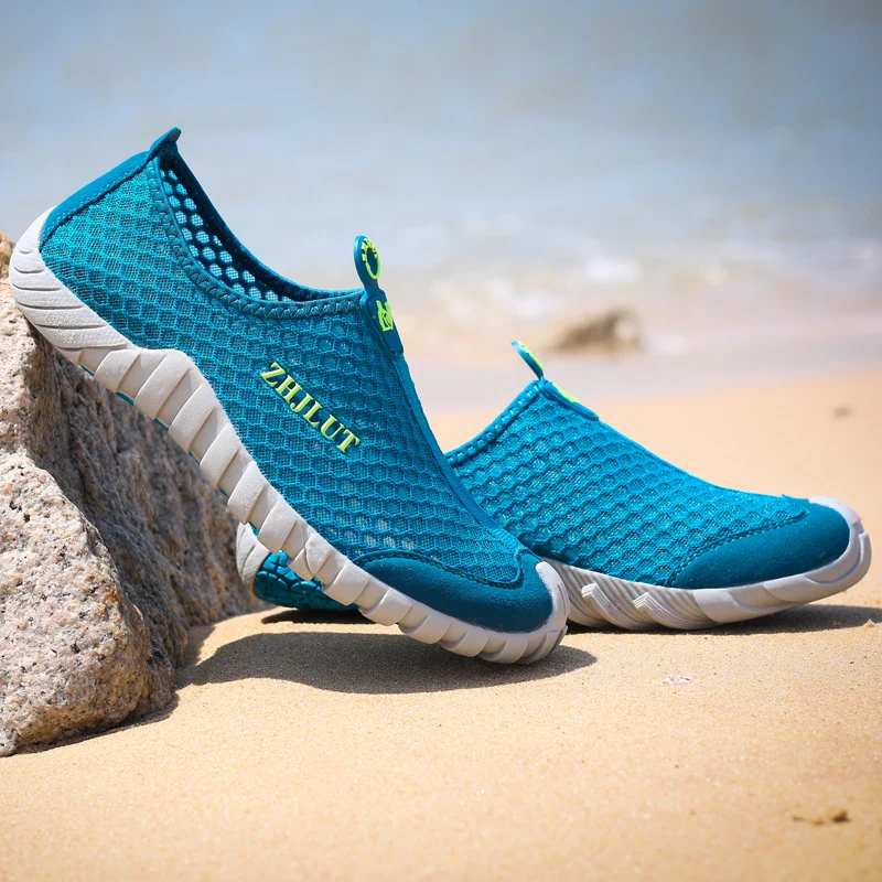 Fashion couples hollow mesh breathable outdoor aqua beach shoes for men and women