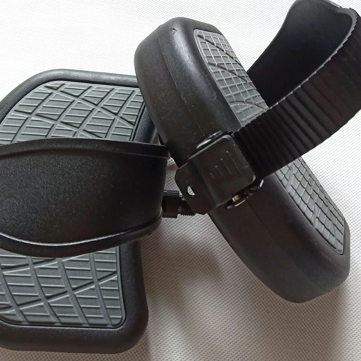 Exercise Bike Parts Upright Bike Plastic Pedals With Straps Life fitness replacement JD-48A