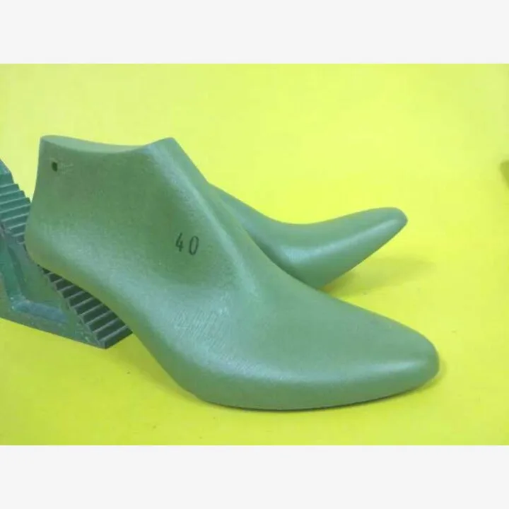 Women middle heel 6cm plastic shoe lasts