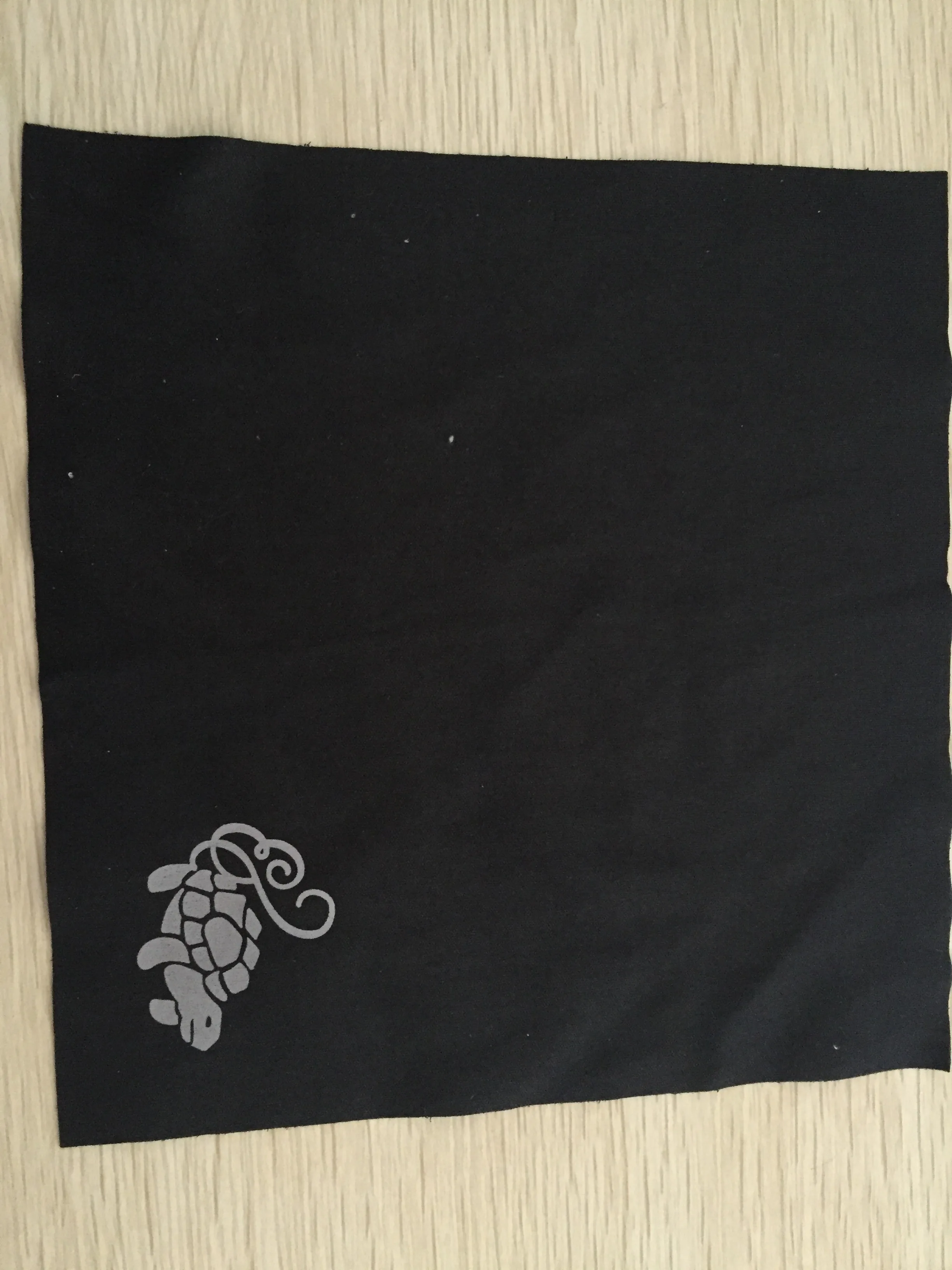 Qmoon Sunglasses Accessory Cleaner Clothes Black Custom Logo Microfiber Sunglasses Cleaning Cloth