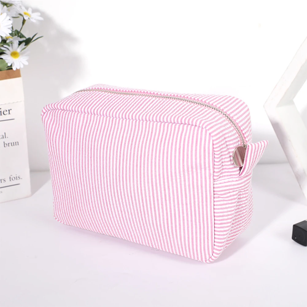 Hot Sale Women Travel Lightweight Cute Seersucker Cosmetics Storage Pouch Custom Makeup Bag