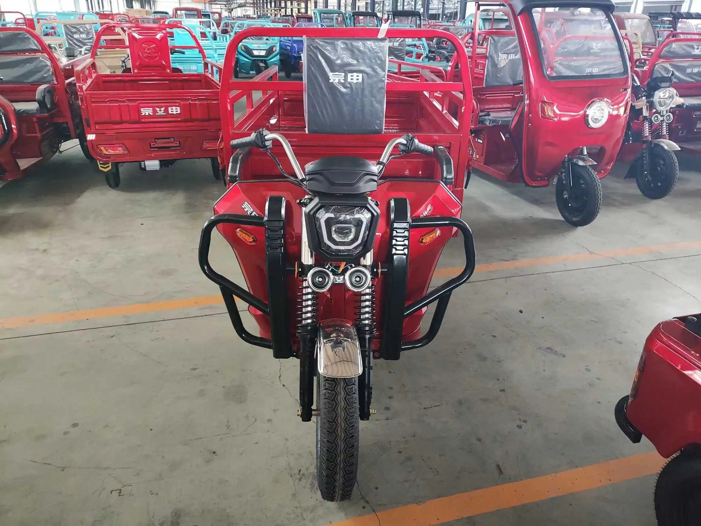 60-72V 80A 1500W 51km/h 600kg Loading Capacity Heavy Duty Open Electric Tricycles Tricycle Rickshaw China with Bumper