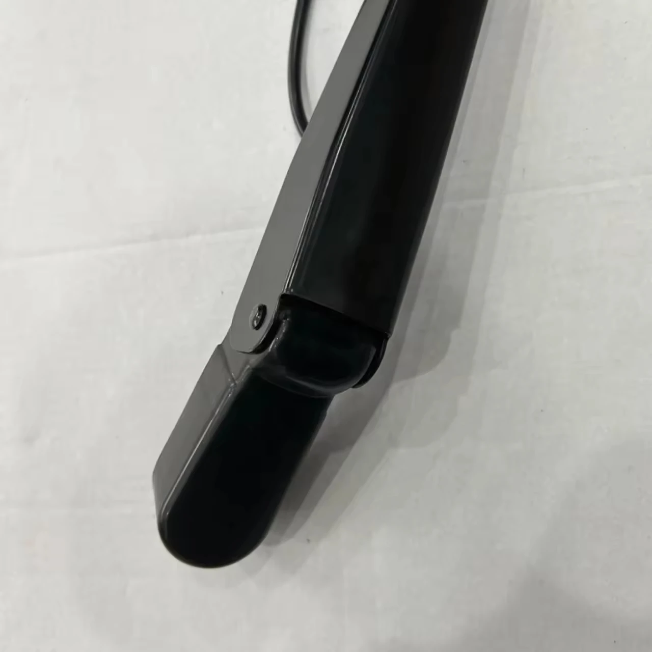Hot Selling High Quality Bus Wiper 32 Inches Original Bus Front Windshield Wiper Arm for King Long XMQ