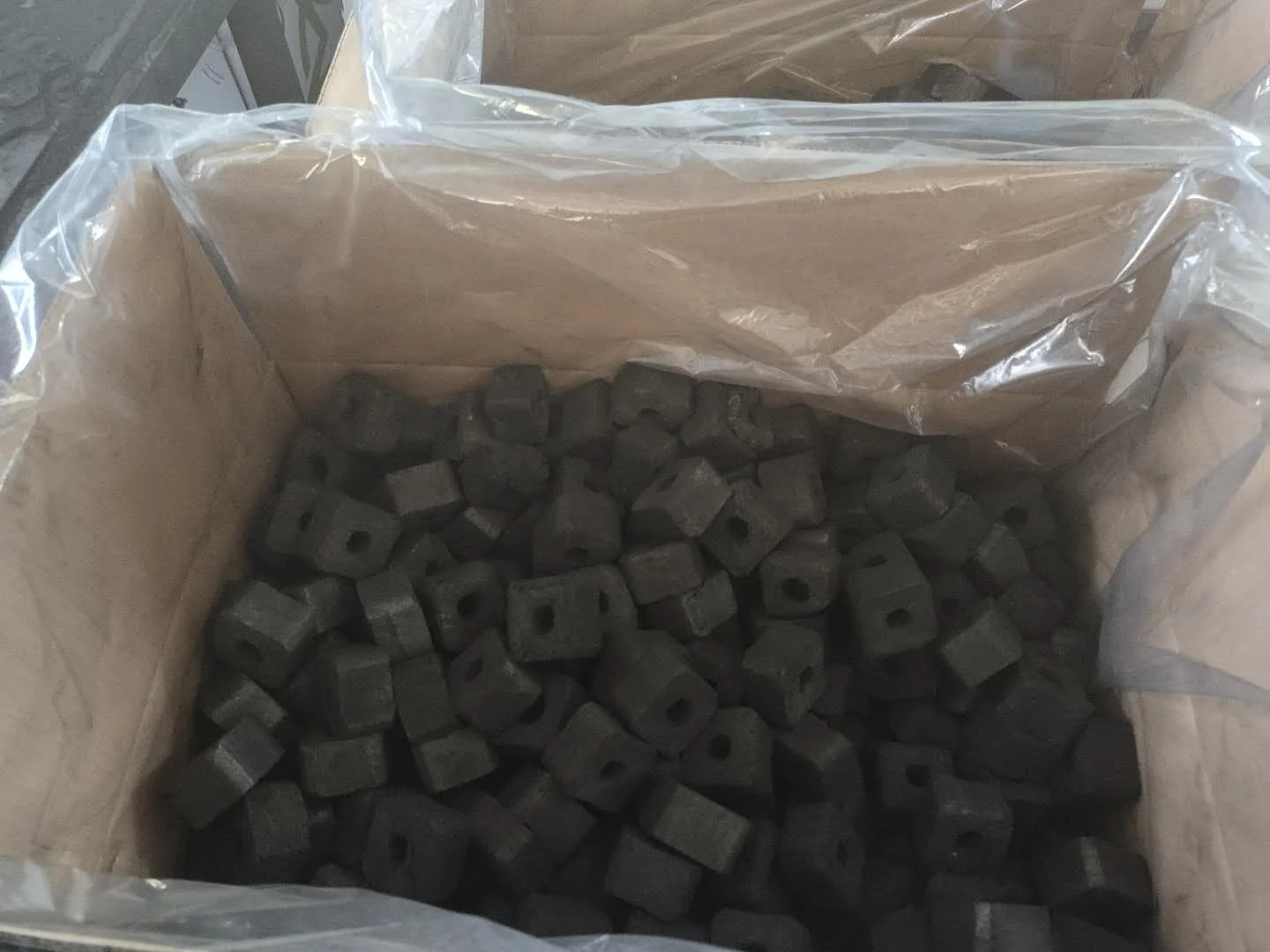 HQHC0025 HongQiang 9kgs 12kgs OEM Wholesale Sale Pure Bamboo Shisha Coal Prices Charcoal Hookah Tablets
