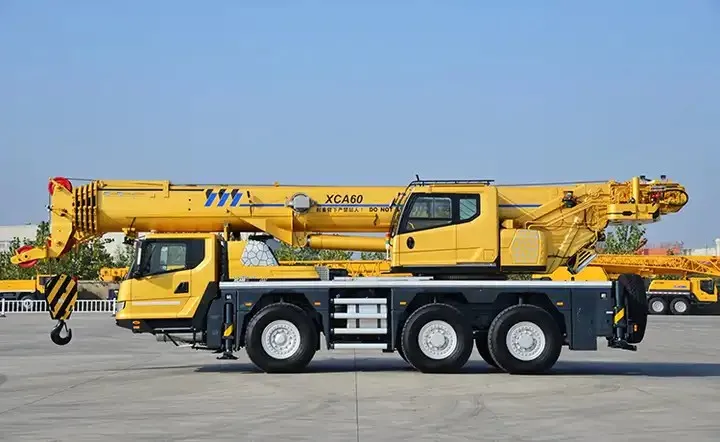 China Famous Brand High Quality 180ton Truck Crane All Terrain Hydraulic Crane Xca180 Mobile Truck Crane with Telescoping Boom