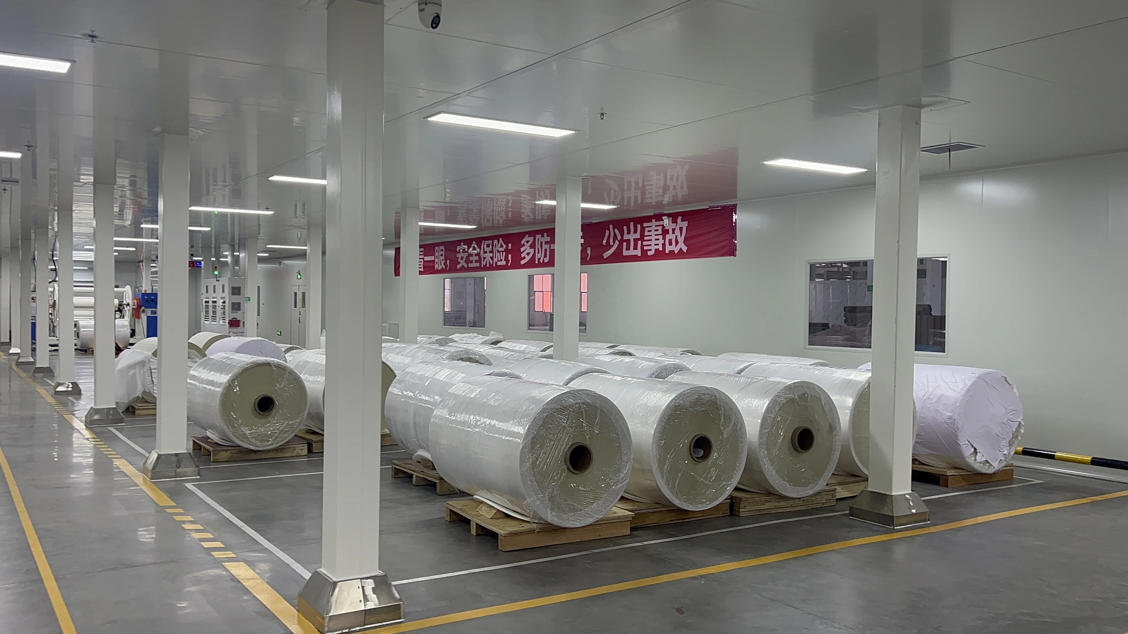 Factory Wholesales High Color Reproduction Warm Peel Heat Transfer DTF Film Roll