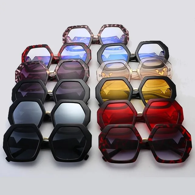 Многоугольные солнцезащитные очки Uniq 2022 большие оправы неправильной формы Роскошные брендовые дизайнерские солнцезащитные очки Новинка для женщин мужчин защита UV400 унисекс OEM