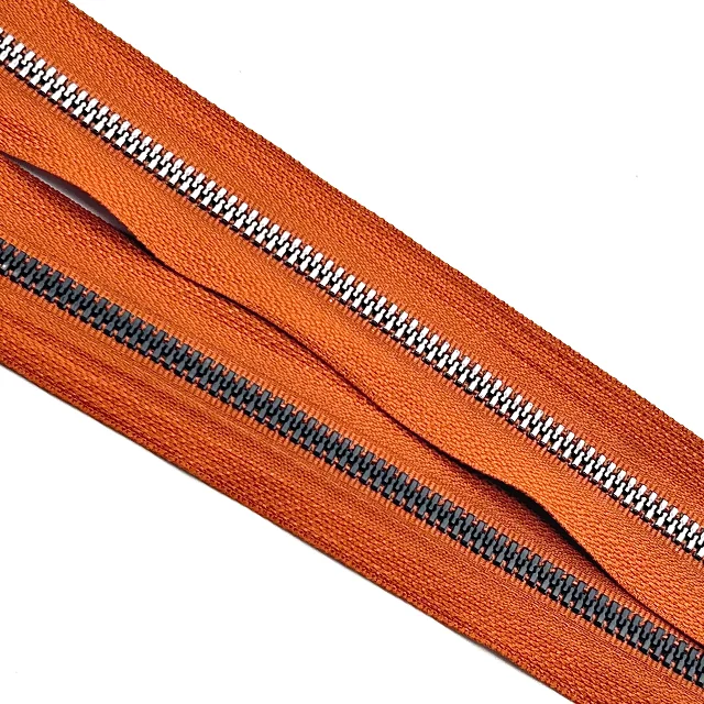 Factory Wholesale 3# 5# 8# Open End Zipper Metallization Film Zipper Chain Paste Gold Silver Film Metal Plastic Resin Zipper
