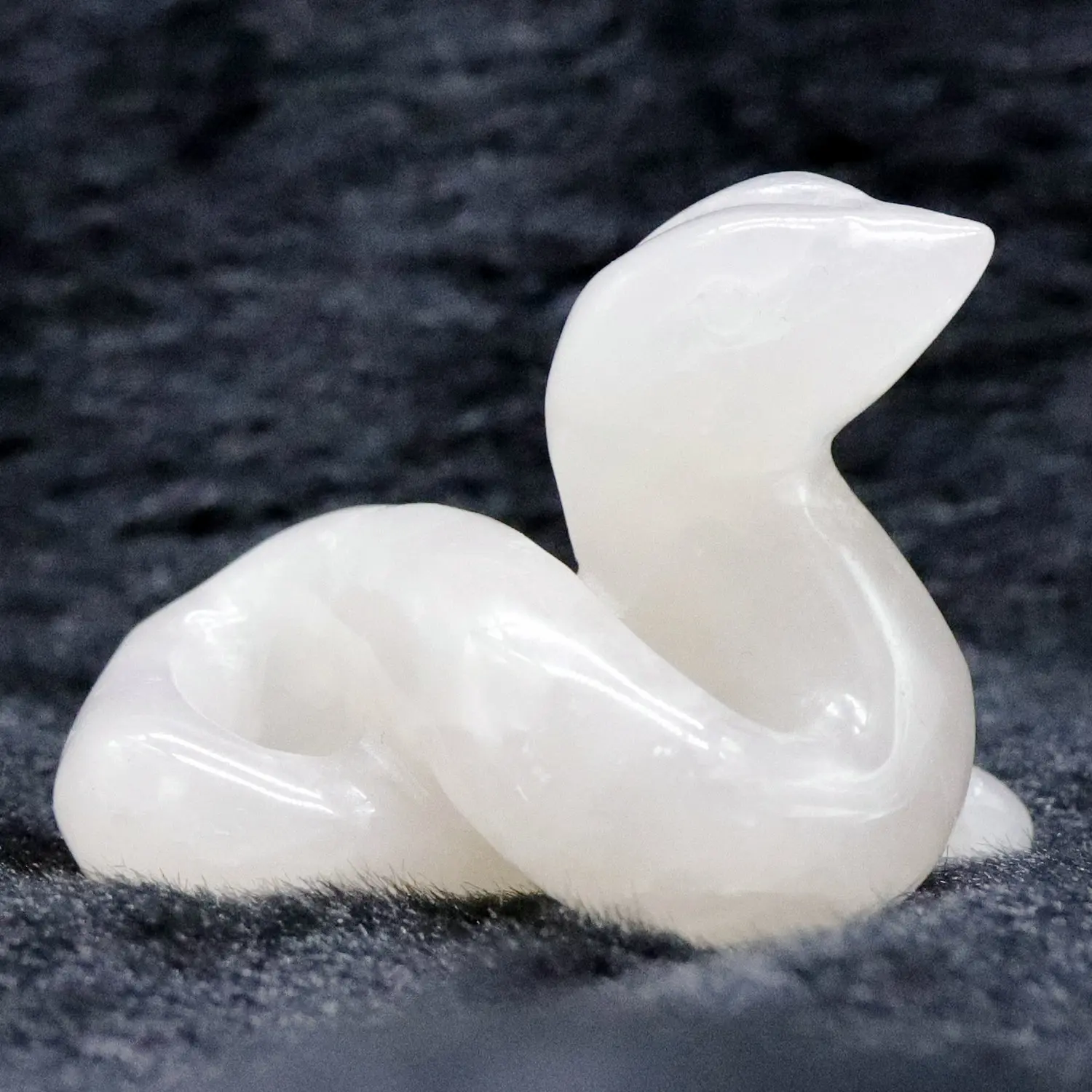 Wholesale natural rose quartz crystal carvings rose quartz crystal snake for home decoration