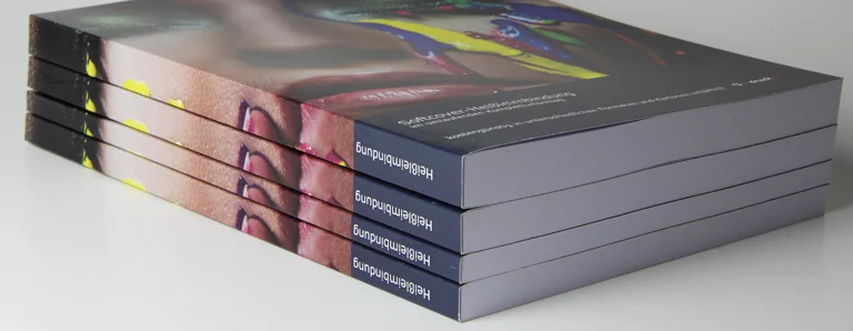 Бесплатный образец заказных книг новая история Книга в мягком переплете с идеальным переплетом