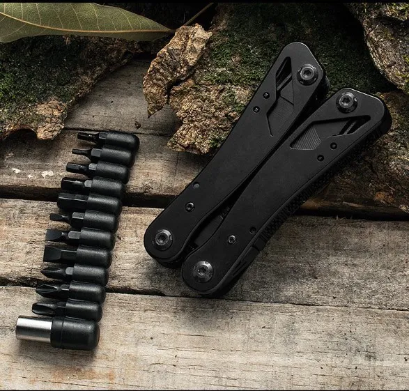 Outdoor Hand Tool  20 in 1 Multitool Saw Blades Screwdriver Set Multi  Tool Plier