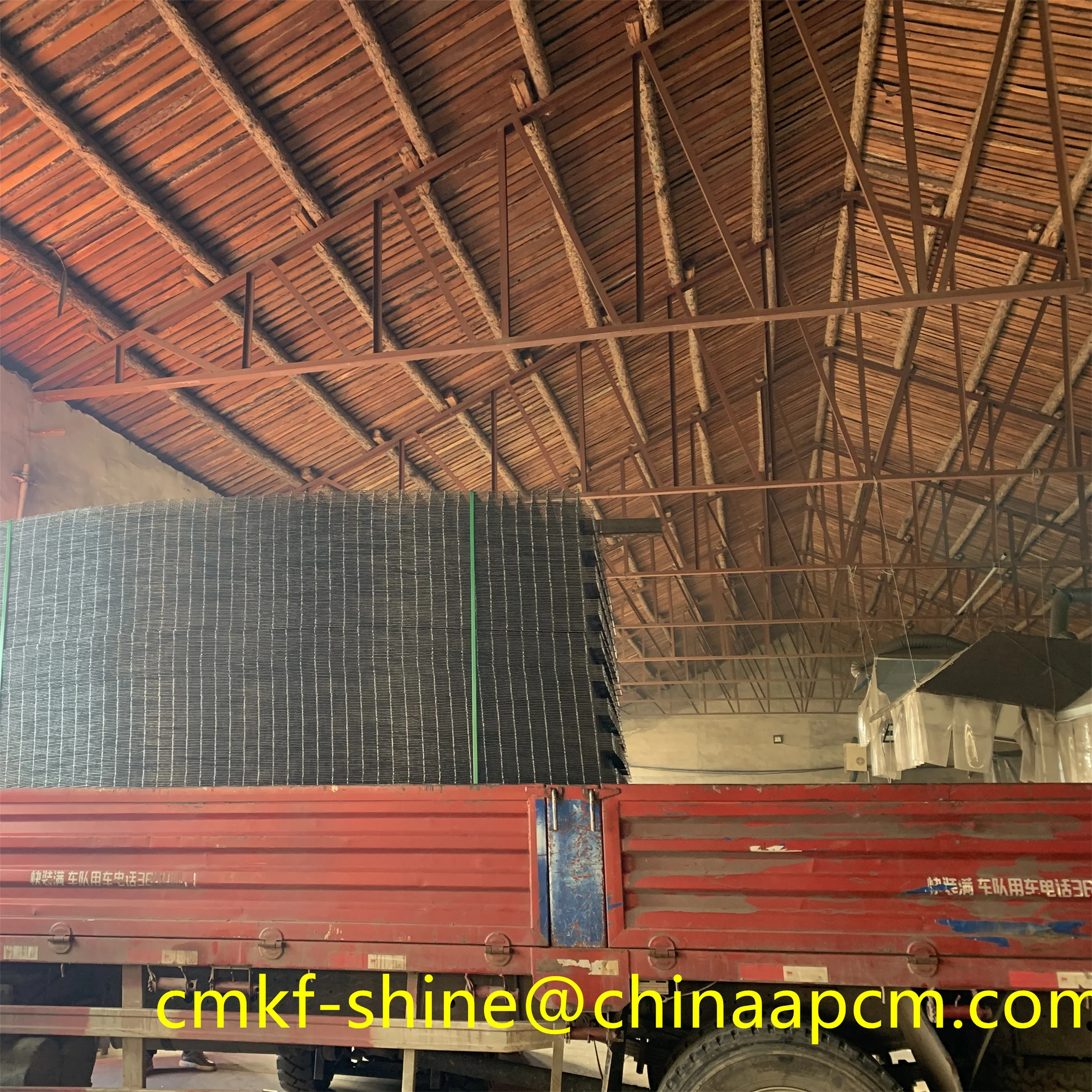 Home Garden Welded Wire Mesh Fence good quality  3D triangle mesh fence