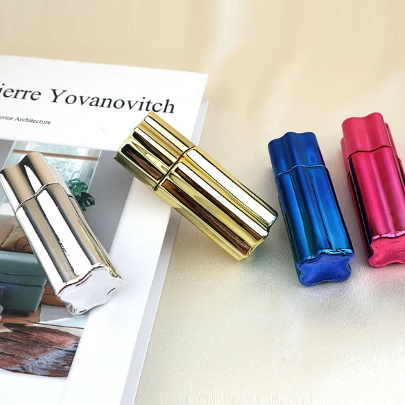 New Design Luxury  Perfume Bottle Custom Logo And Color Tassel Decoration Glass Perfume Bottle