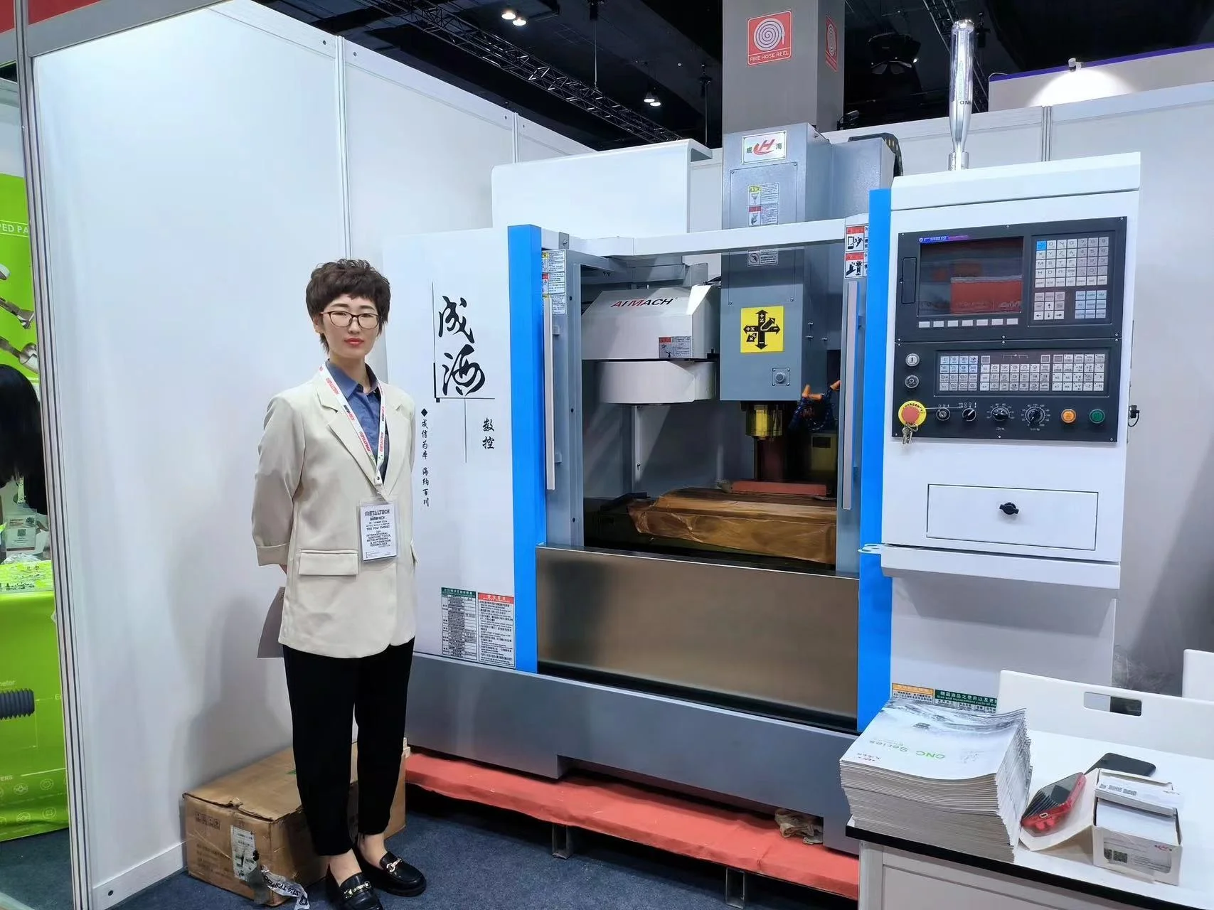 Небольшой станок с ЧПУ vmc640 мини фрезерный станок с ЧПУ вертикальный обрабатывающий центр с сертификатом CE