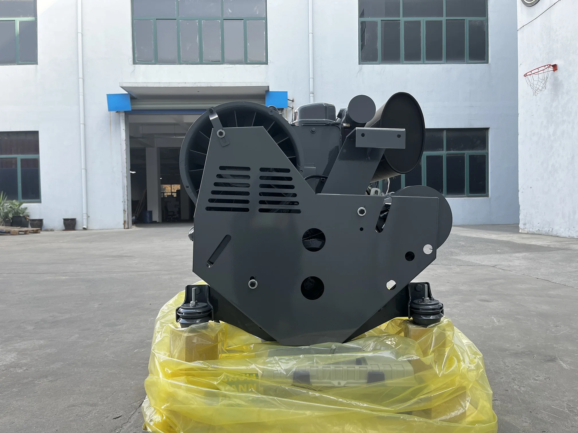 Factory price SCDC F6L912G236 engine 72kw/97hp air cooled 6 cylinders motor diesel engines for sale