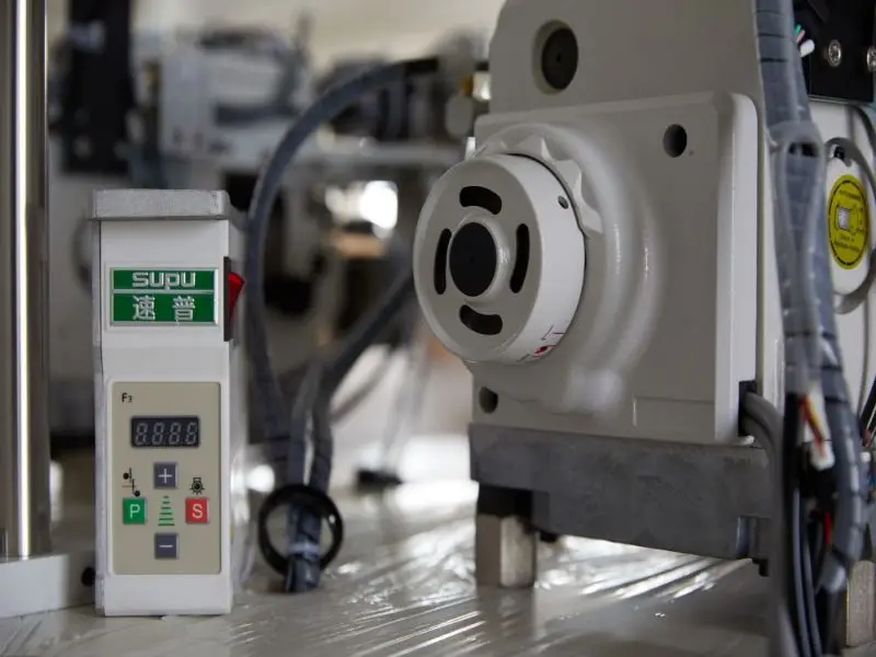 LZ-8400X 7G/10G automatic glove  overlock machine high speed overlock machine