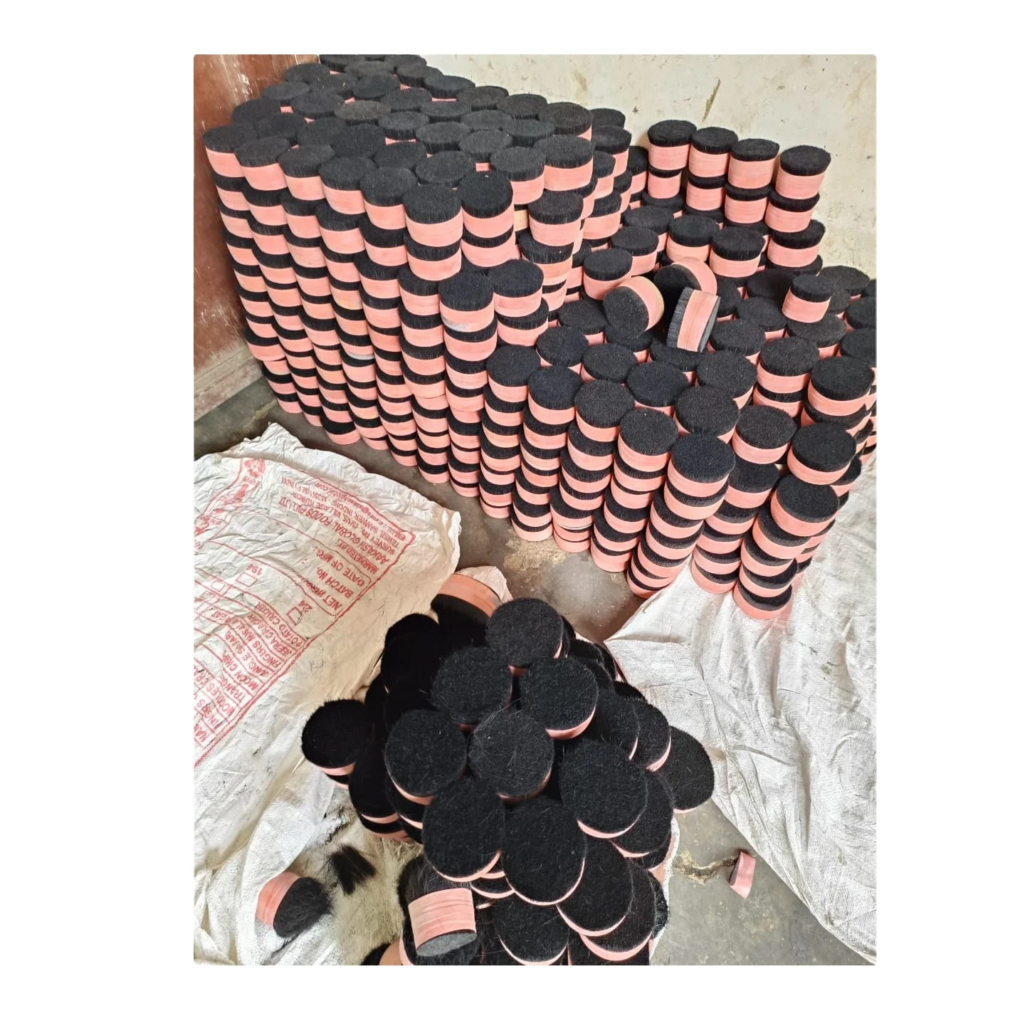 Hot Selling Washed Dry Cow and pig tail hair brushes manufacturer for export Manufacturer of Cow Buffalo Tail Hair Natural