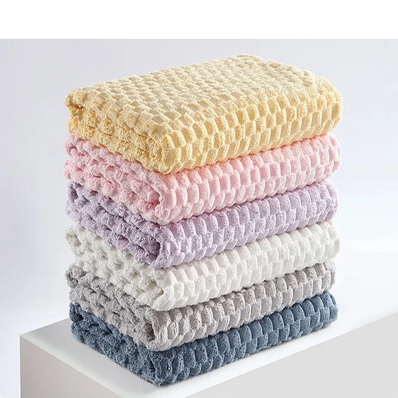 Coral Fleece Polyester Fabric Sustainable Textile Fibers for Home Use with Lace Feature