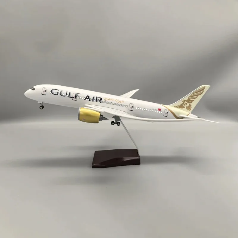 43cm 1/130 Scale Gulf Air Airlines B787 Dreamliner Plane Plastic Resin Airplane Model Aircraft with Landing Gear & Led Light