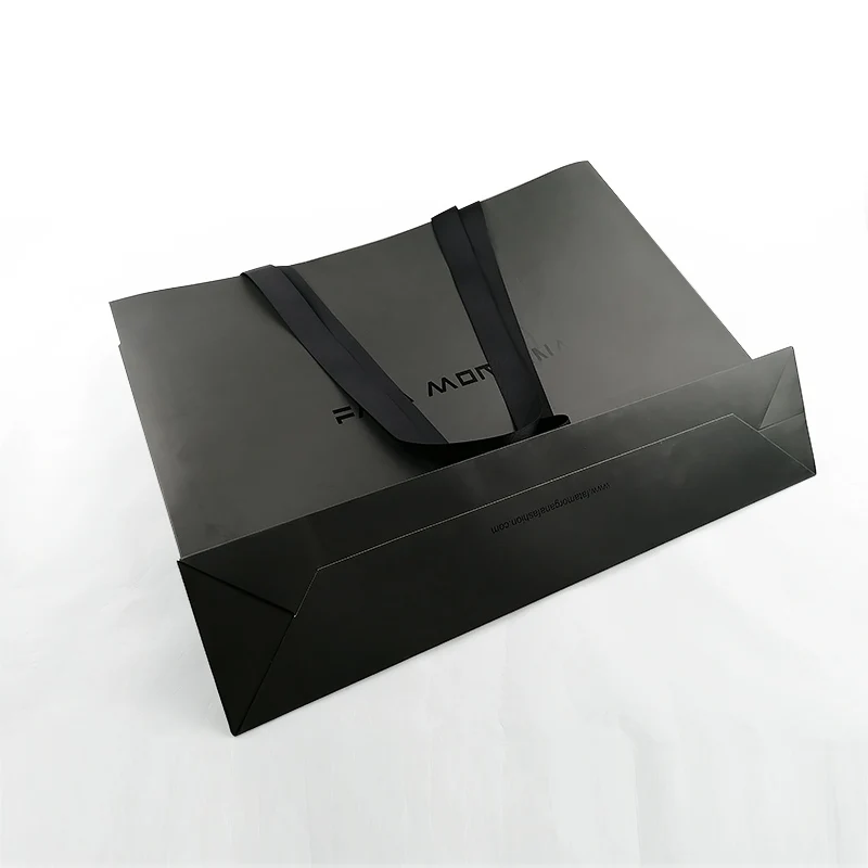 Оптовая продажа, переработанный Пользовательский логотип, УФ Печатный черный роскошный подарочный бумажный пакет для покупок