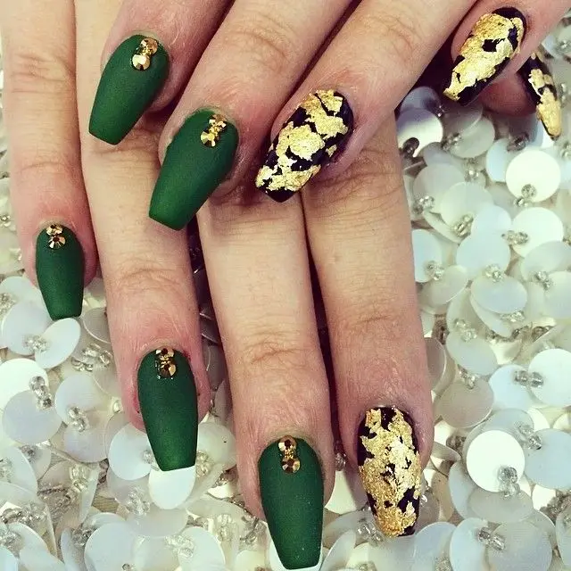 
new design gold leaf finger nail art gold foil nail art stickers for nail decoration 