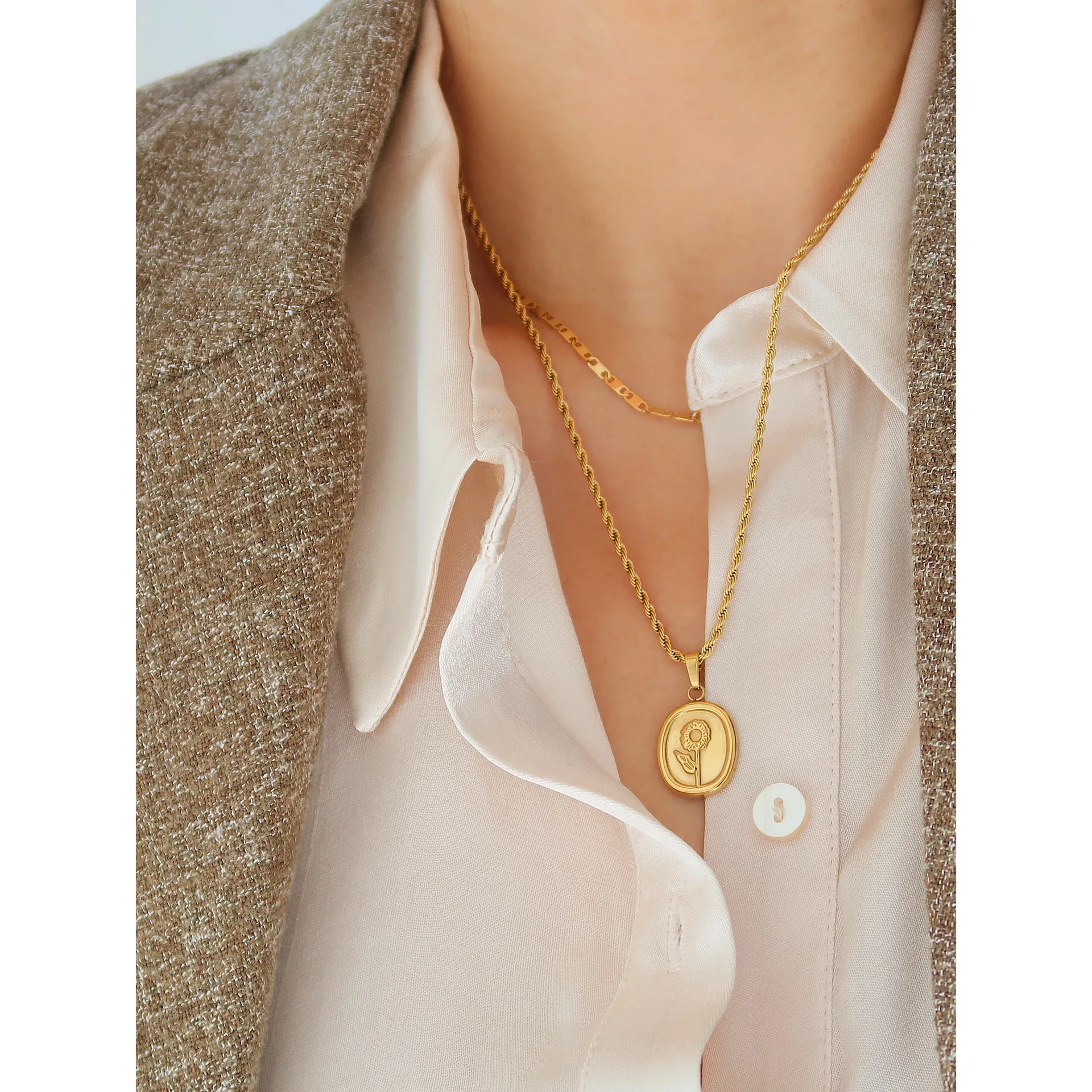 Wholesale Golden Sunflower Flower Pendant Necklace Link Chain Necklaces Dainty Jewelry Wedding Gifts For Women